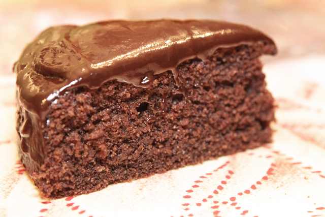 Chocolate-Cake-slice640